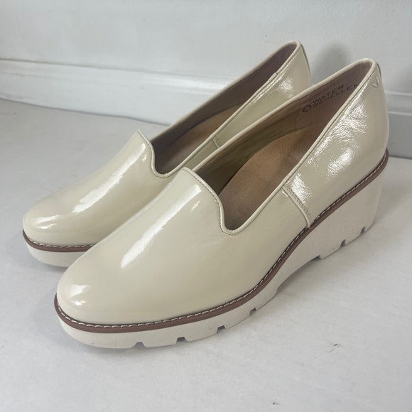 Vionic Womens 9.5 Aster Willa Wedge Ivory Patent Leather Arch Support - Picture 3 of 7